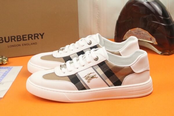 a41fc72e BRBY Low-Top Trainers with Check Side Panels - White