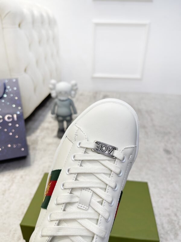 GCCI Trainers with Side Stripe and Embroidered Accent - White