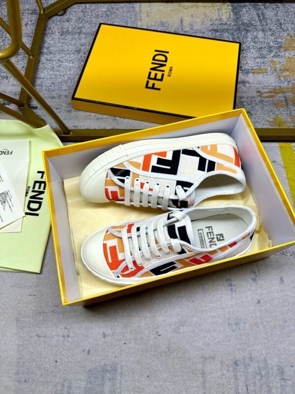 a6ceb570 FND Low-Top Trainers with All-Over Logo Pattern - Black/Orange