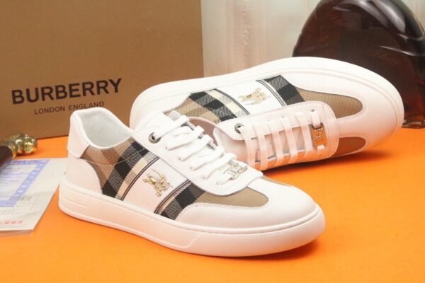 ab856c1a BRBY Low-Top Trainers with Check Side Panels - White