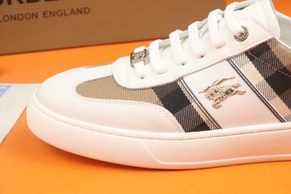 acb9b19c BRBY Low-Top Trainers with Check Side Panels - White