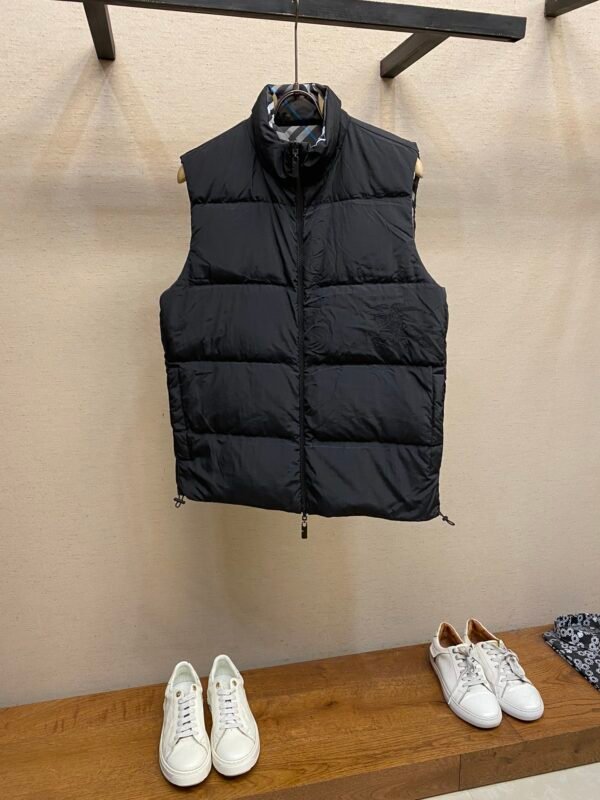 acf454ad BRBY Reversible Zip-Up Gilet - Black