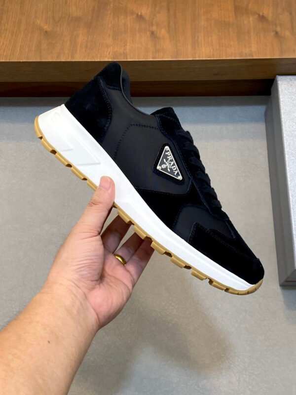 PRDA Low-Top Trainers with Black Panels
