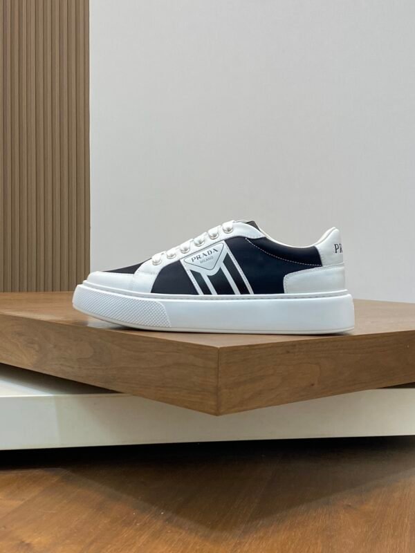 PRDA Trainers in Black and White with Contrast Side Panels