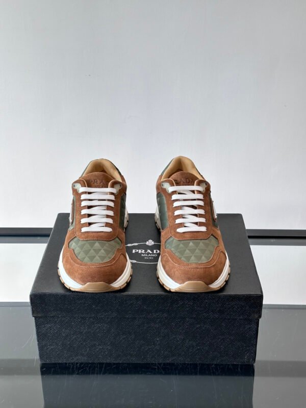 PRDA Trainers with Olive Geometric Panel Details