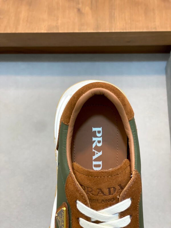 PRDA Low-Top Trainers in Brown and Green Panels