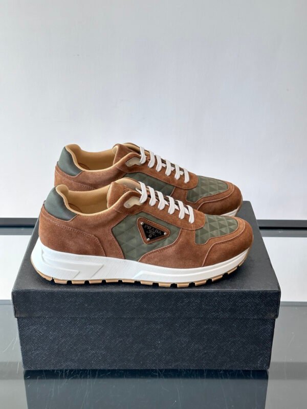 PRDA Trainers with Olive Geometric Panel Details