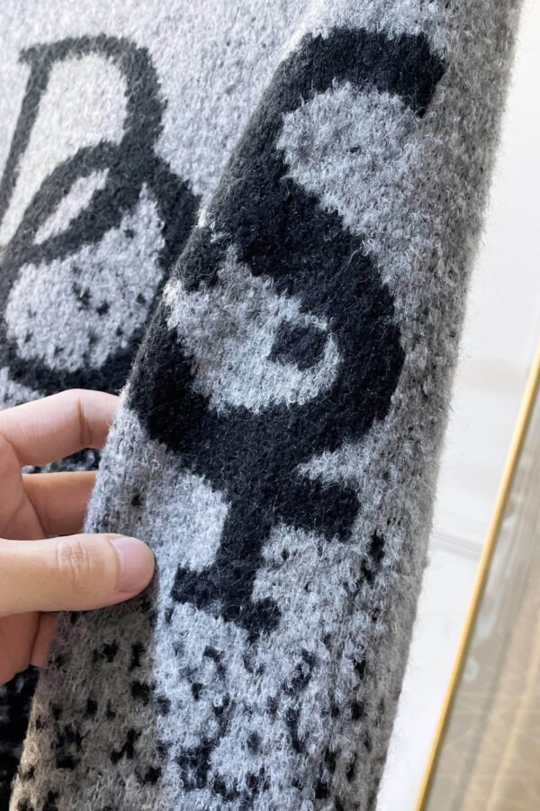 CD Crew Neck Gradient Jumper