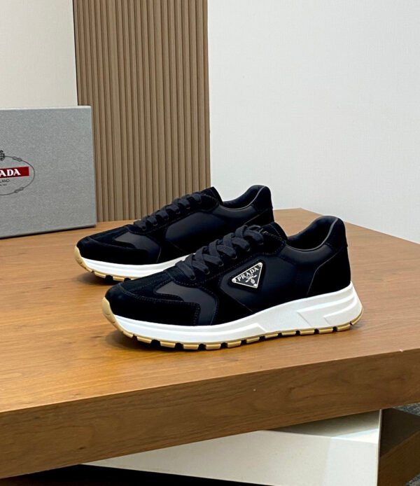 PRDA Low-Top Trainers with Black Panels