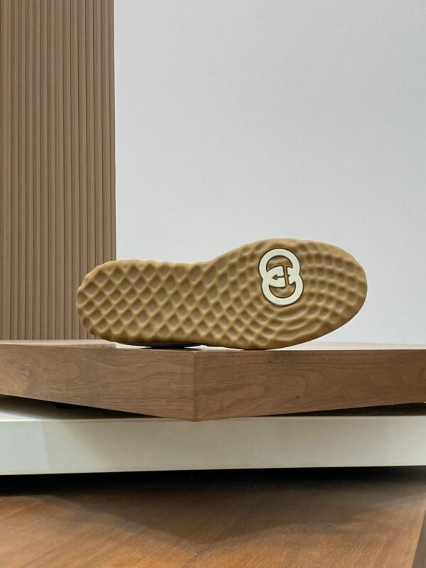 GCCI Low-Top Trainers with Logo Patch Detail - off-White/Ivory