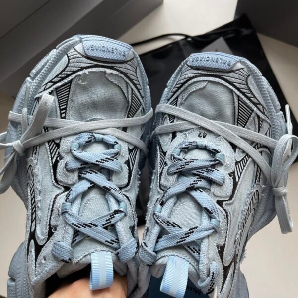 BLNCG Chunky Trainers with Black Graphic Line Details - Light Blue