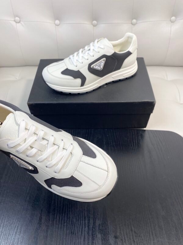 PRDA Low-Top Trainers with Contrast Panels - White/Black