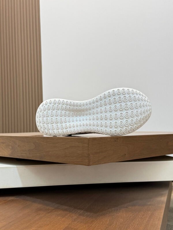 GCCI Trainers with Contrast Panels and Textured Sole - Beige