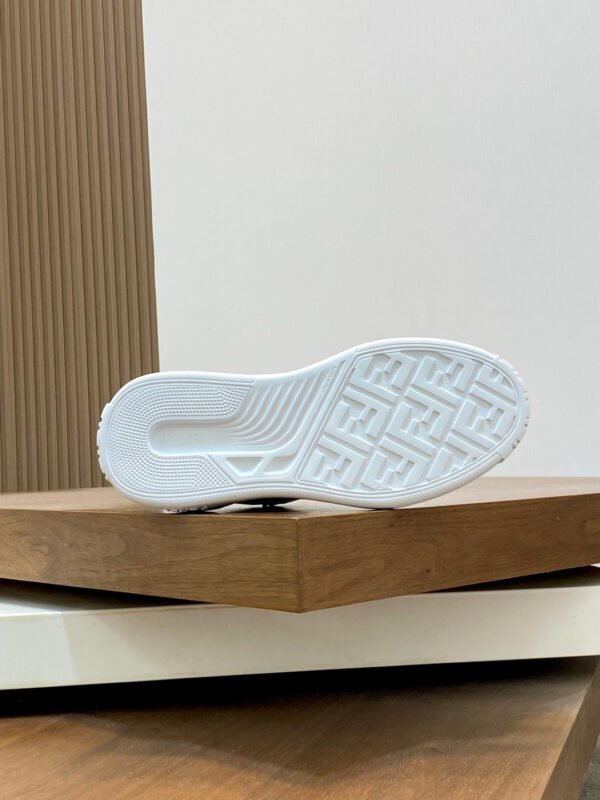 c8dc01da FND Low-Top Trainers with Subtle Beige Accents - White