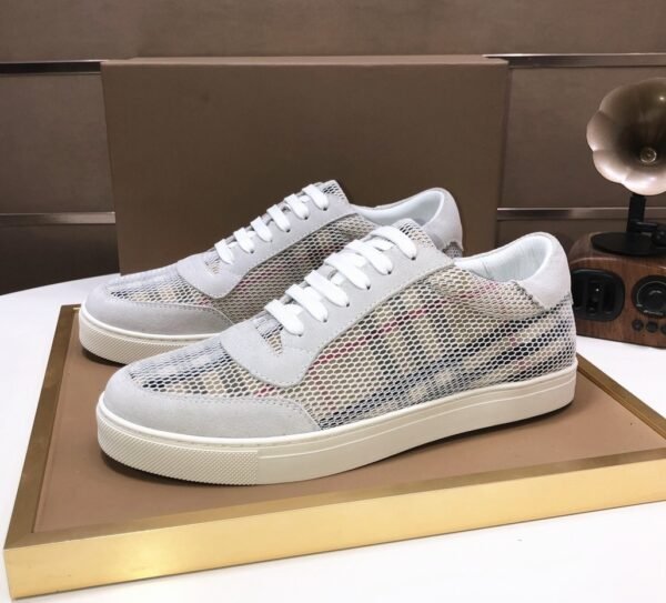 BRBY Low-Top Trainers with Mesh Panels - White