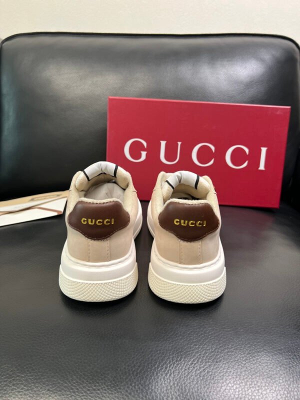 GCCI Trainers with Contrast Stripe Panel - Beige/White