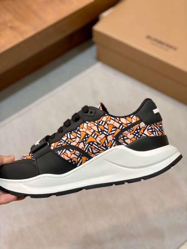 BRBY Trainers with All-Over Graphic Design