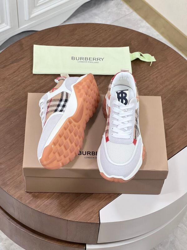 d0596259 BRBY Low-Top Trainers with Check Side Panels - White