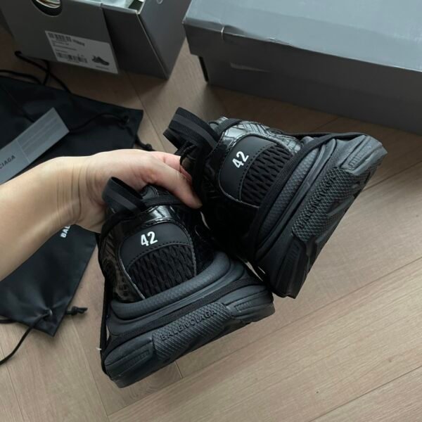 BLNCG  All-Black Low-Top Trainers with Wrapped Lace Design