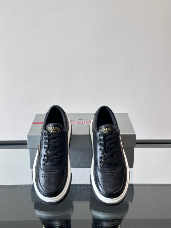 PRDA Low-Top Trainers in Black and White