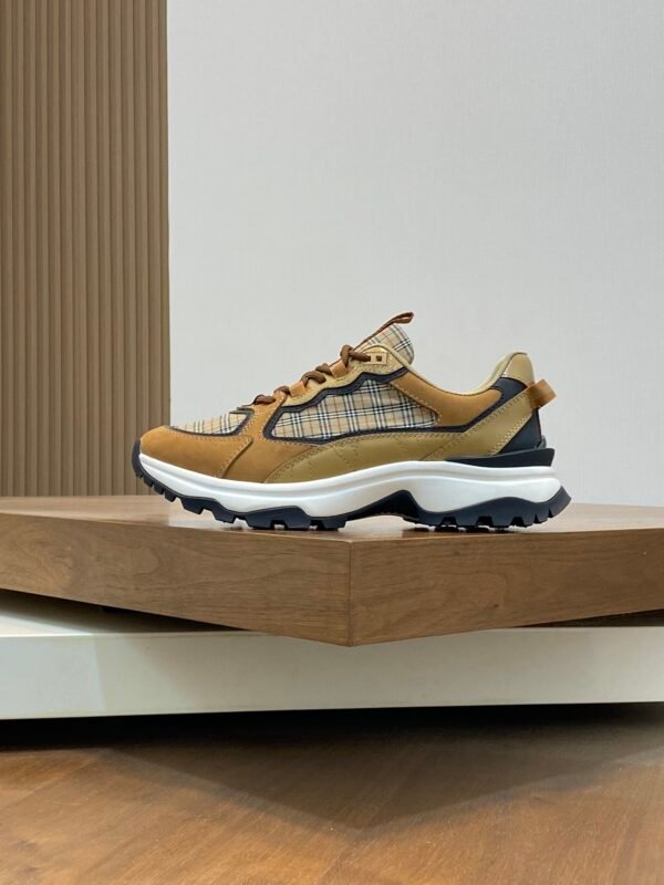 BRBY Trainers with Contrast Check Panels - Brown
