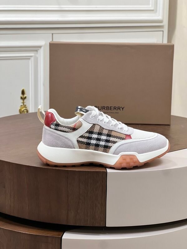 d96f66a8 BRBY Low-Top Trainers with Check Side Panels - White