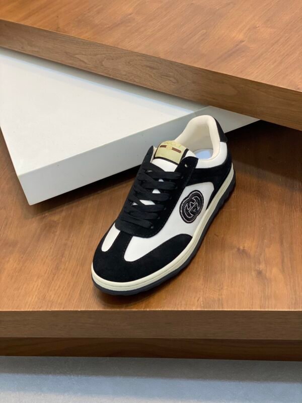 dae0f7ec GCCI Low-Top Trainers with Logo Patch Detail - Black/White