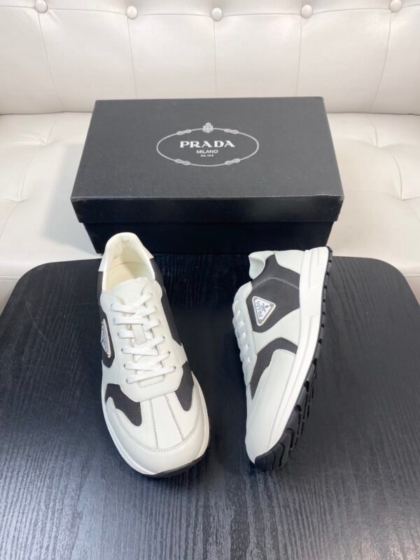 PRDA Low-Top Trainers with Contrast Panels - White/Black