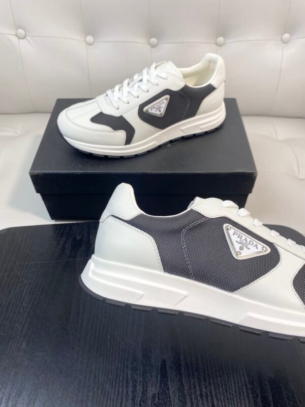 PRDA Low-Top Trainers with Contrast Panels - White/Black