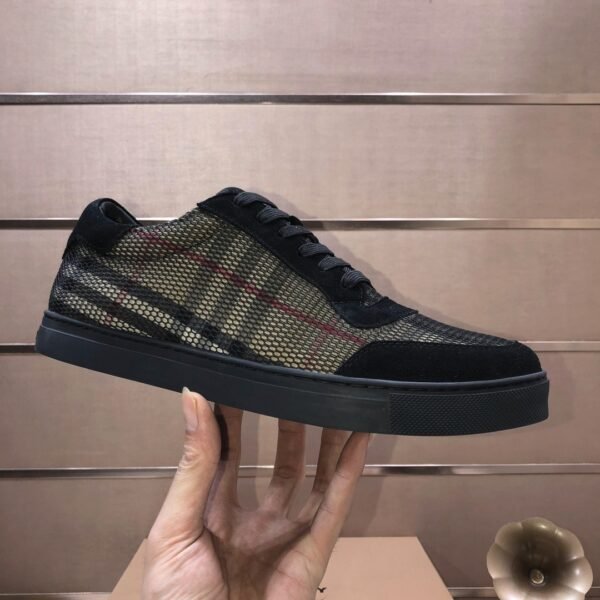 BRBY Low-Top Trainers with Mesh Panels - Black