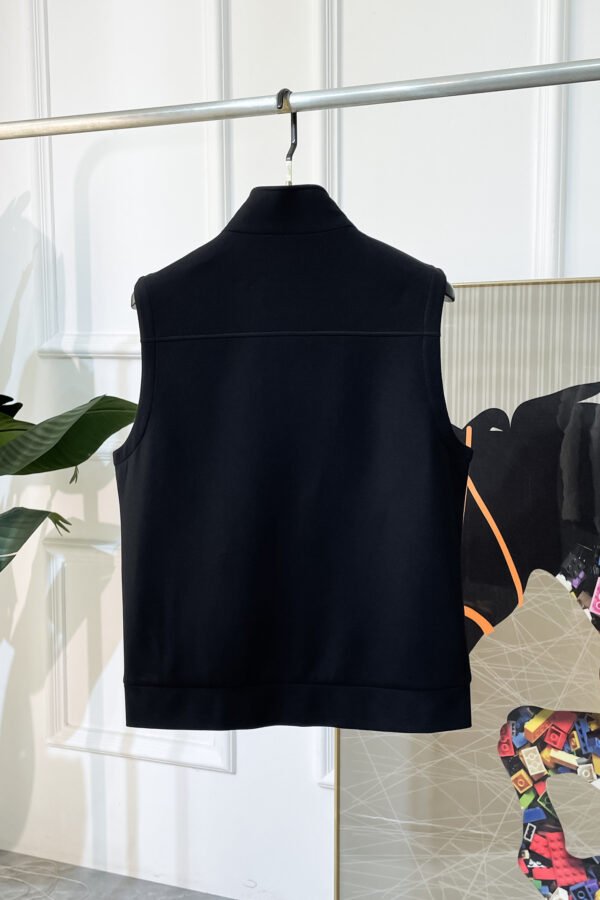 e7e27ae1 BRBY Zip-Up Gilet with Emblem Detail - Black