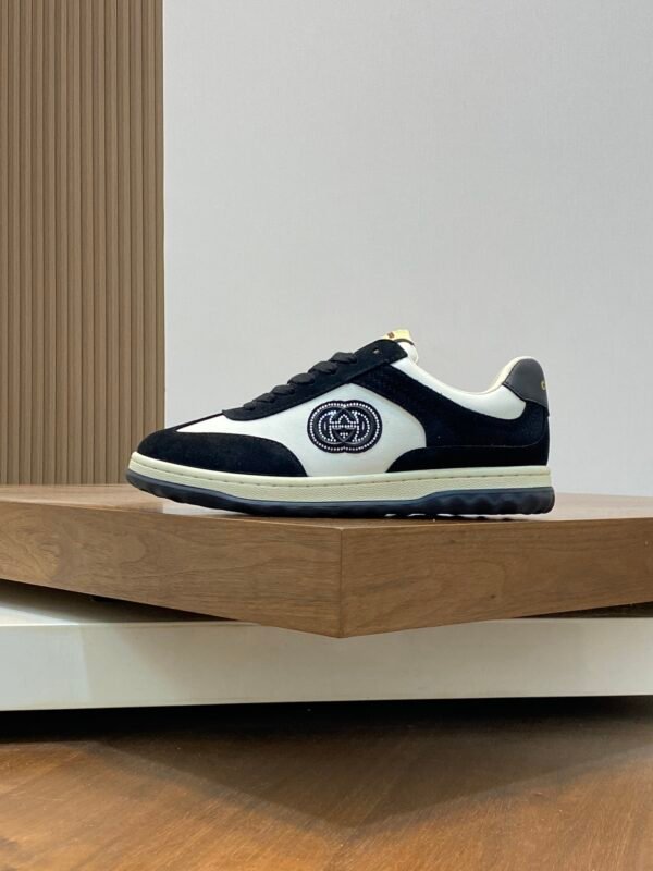 e8d67be1 GCCI Low-Top Trainers with Logo Patch Detail - Black/White