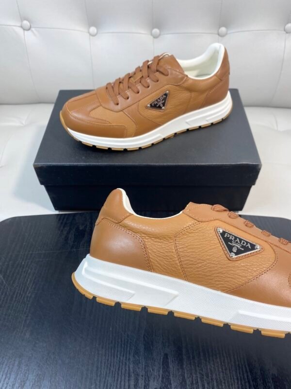 ea83b3e0 PRDA Low-Top Trainers with Contrast Panels - Brown