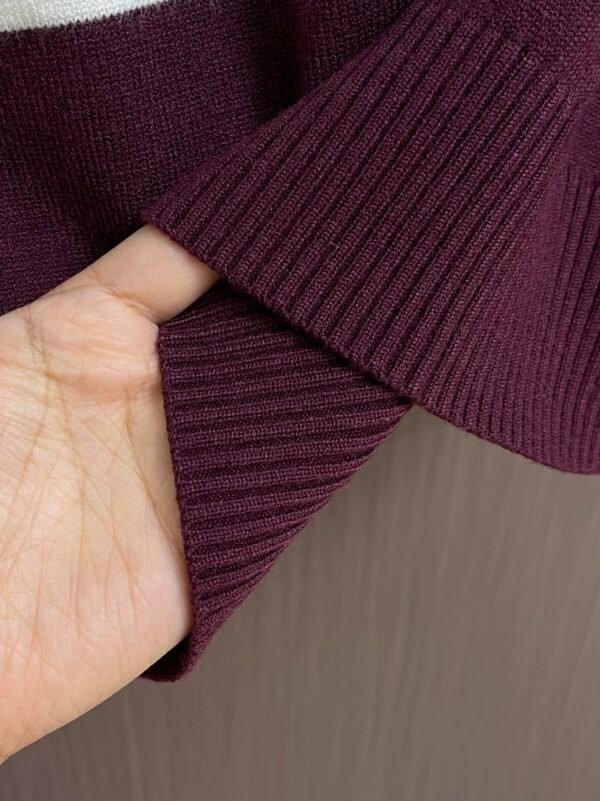 BRBY Color-Block Crew Neck Jumper - Burgundy