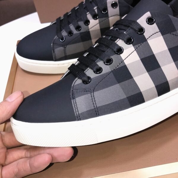 BRBY Low-Top Trainers with Check Pattern - Black
