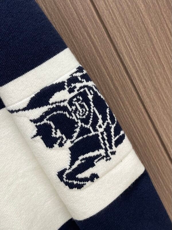 BRBY Color-Block Crew Neck Jumper - Navy Blue