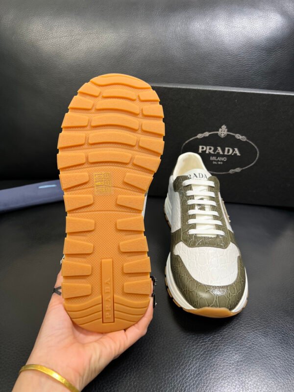 PRDA Low-Top Trainers in White with Olive Contrast Panels
