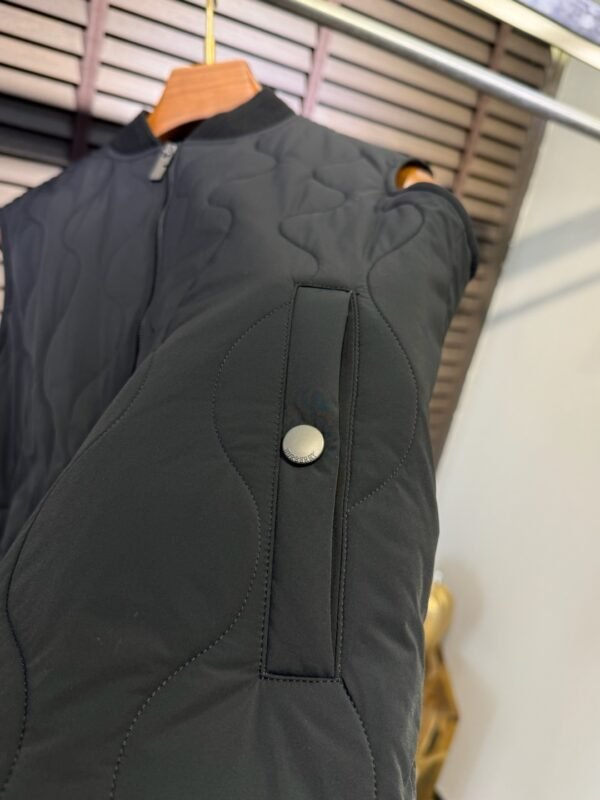 f01a2dd9 BRBY Quilted Zip-Up Gilet with Ribbed Collar - Black