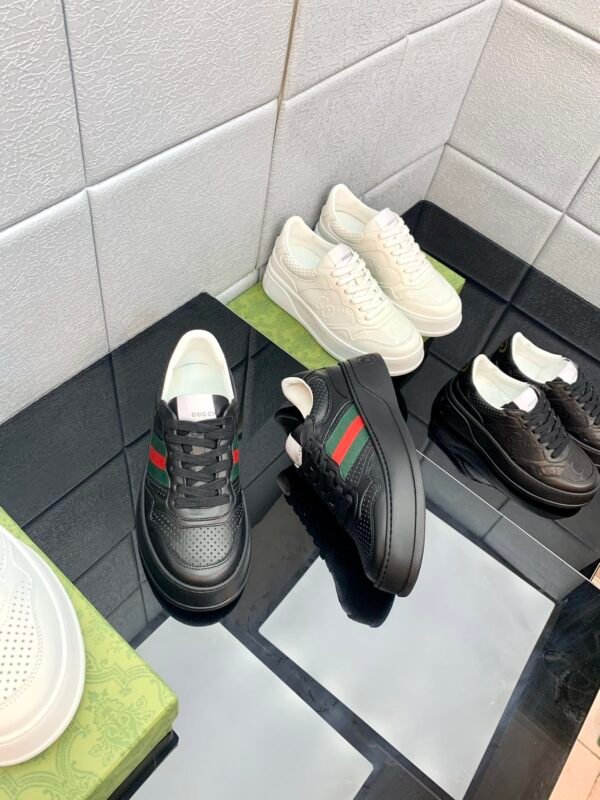 f5077261 GCCI Low-Top Trainers with Contrast Stripe - Black