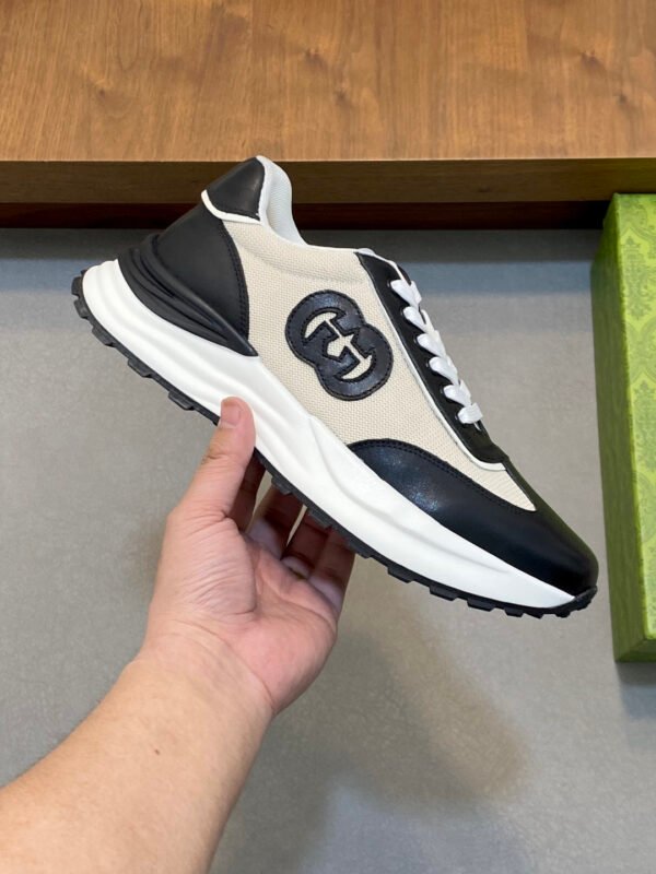 f57650e9 GCCI Low-Top Trainers with Logo Patch - Black/Beige