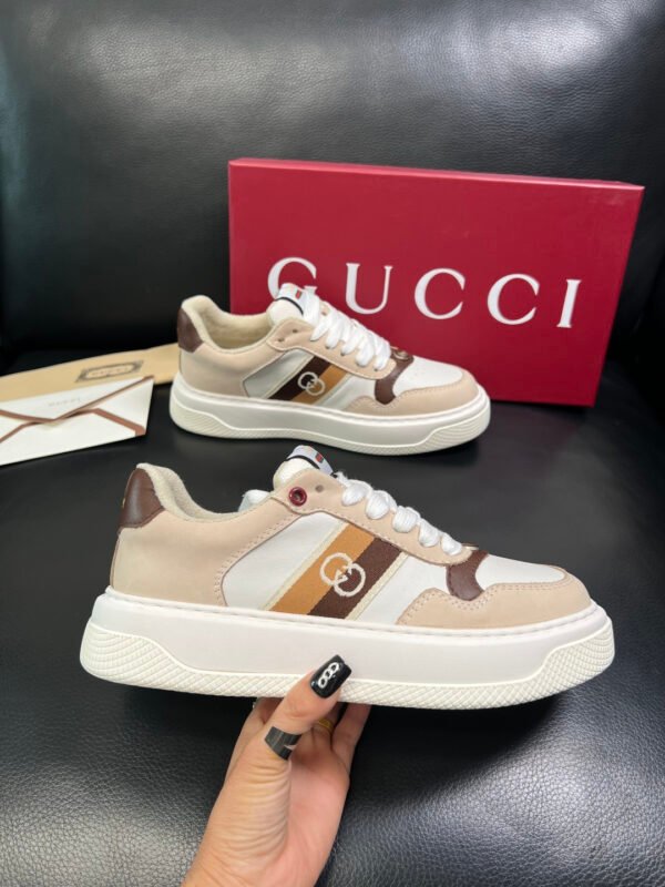 GCCI Trainers with Contrast Stripe Panel - Beige/White