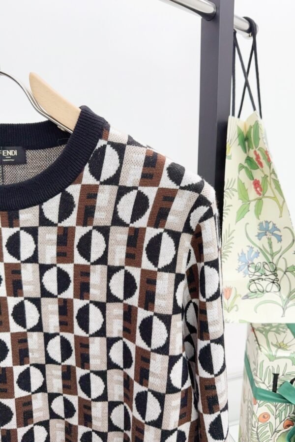 fb9b83ed FND All-Over Geometric Pattern Crew Neck Knit Jumper - Brown/Black