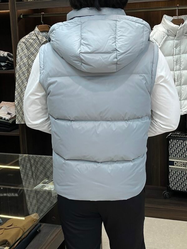 ff679cb0 FND Hooded Puffer Jacket with Contrast Lining - White